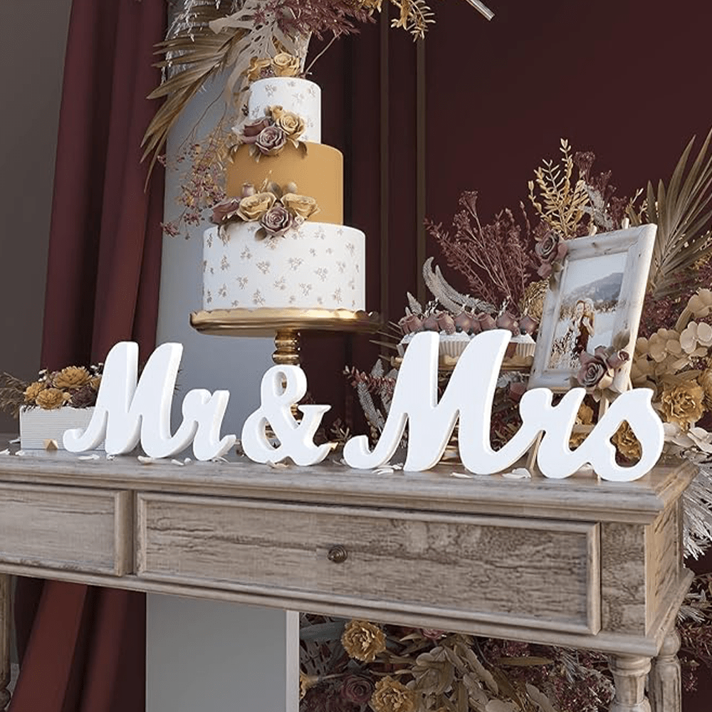 "Mr & Mrs" Wooden Sign